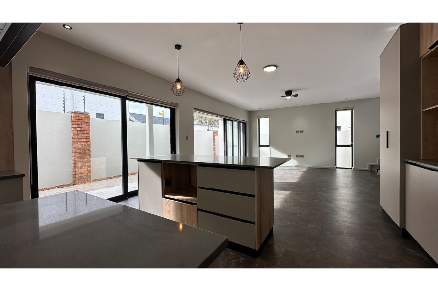 To Let 3 Bedroom Property for Rent in Paarl Central Western Cape